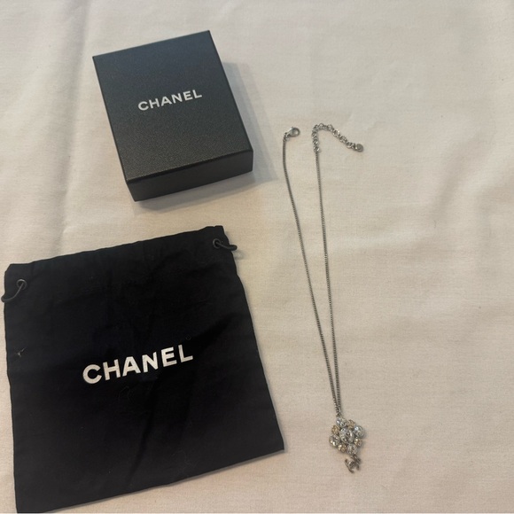CHANEL Silver Necklace with Sparkling Pendant - Picture 1 of 4